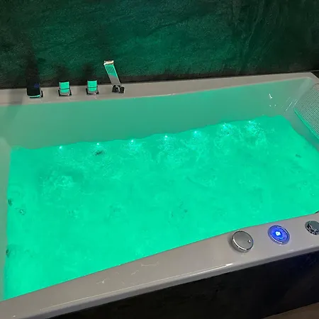 Ocean Black Jacuzzi Daire Krakow